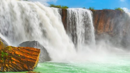 Картинки с водопадами на телефон: лучшие изображения и советы по выбору
