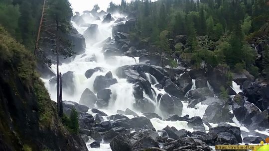 Водопад Учар: Путешествие к Сердцу Алтайских Гор
