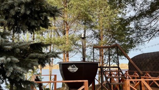 Загородный отдых у Волги: топ причин снять банный домик под Тверью