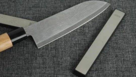 Бруски для заточки ножей: как выбрать идеальную «основу» для кухни и мастерской