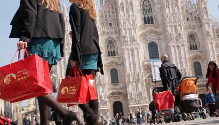 Черная пятница в Милане и Стамбуле: как попасть в epicenter шопинг туризма