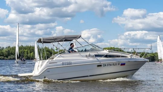 Корпоратив на воде: аренда яхты в Москве и Подмосковье как формат бизнес‑мероприятия